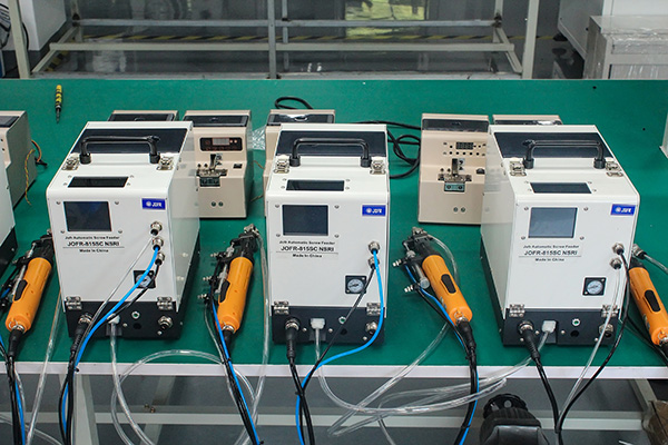 使用自動(dòng)鎖螺絲機(jī)要注意哪些方面？堅(jiān)豐電子告知您